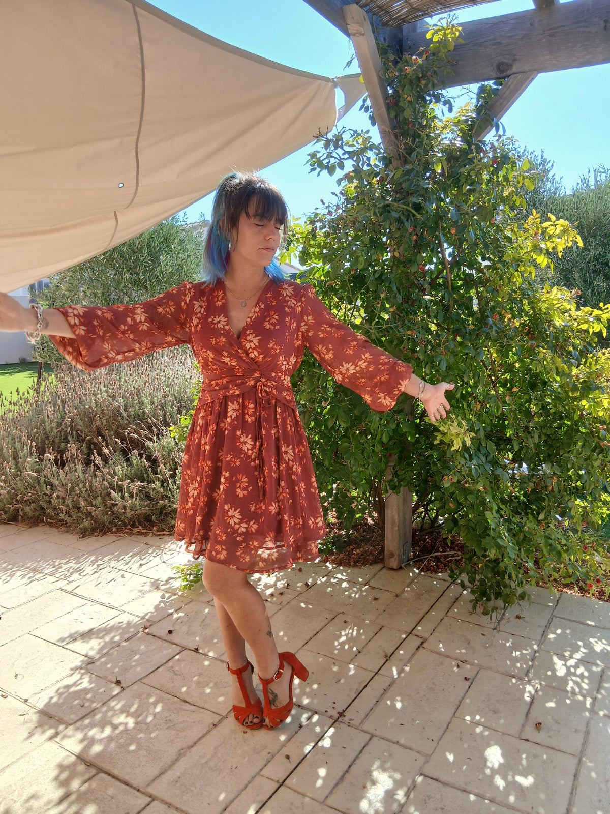 Robe Faustine – L’élégance entre été et automne 🍂